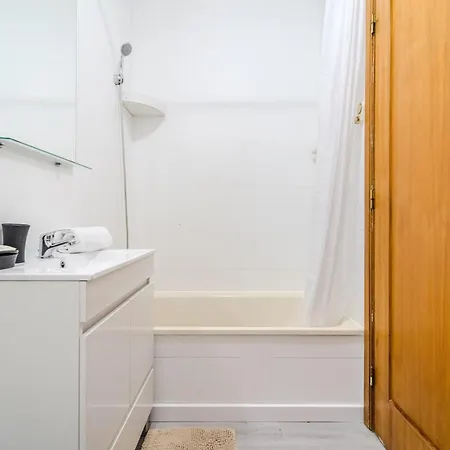 Mira Bracara By House And People *