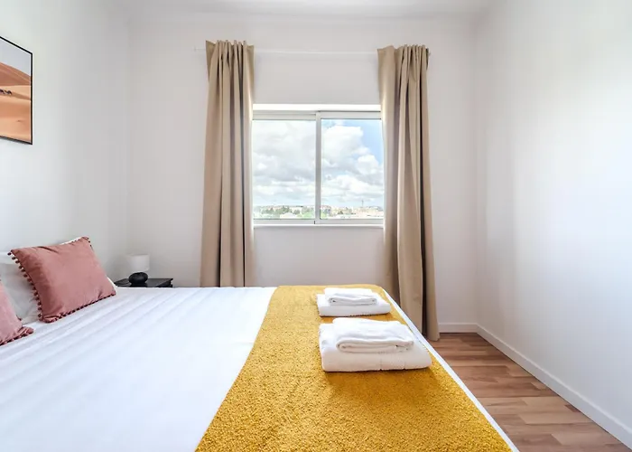 Mira Bracara By House And People